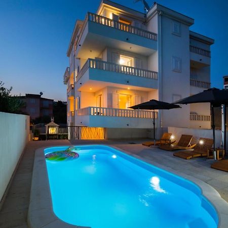 Brand New Aparment With Sea View & Swimming Pool At Ciovo - Villa Fiorentini Trogir Kültér fotó