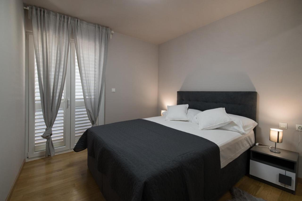 Brand New Aparment With Sea View & Swimming Pool At Ciovo - Villa Fiorentini Trogir Kültér fotó