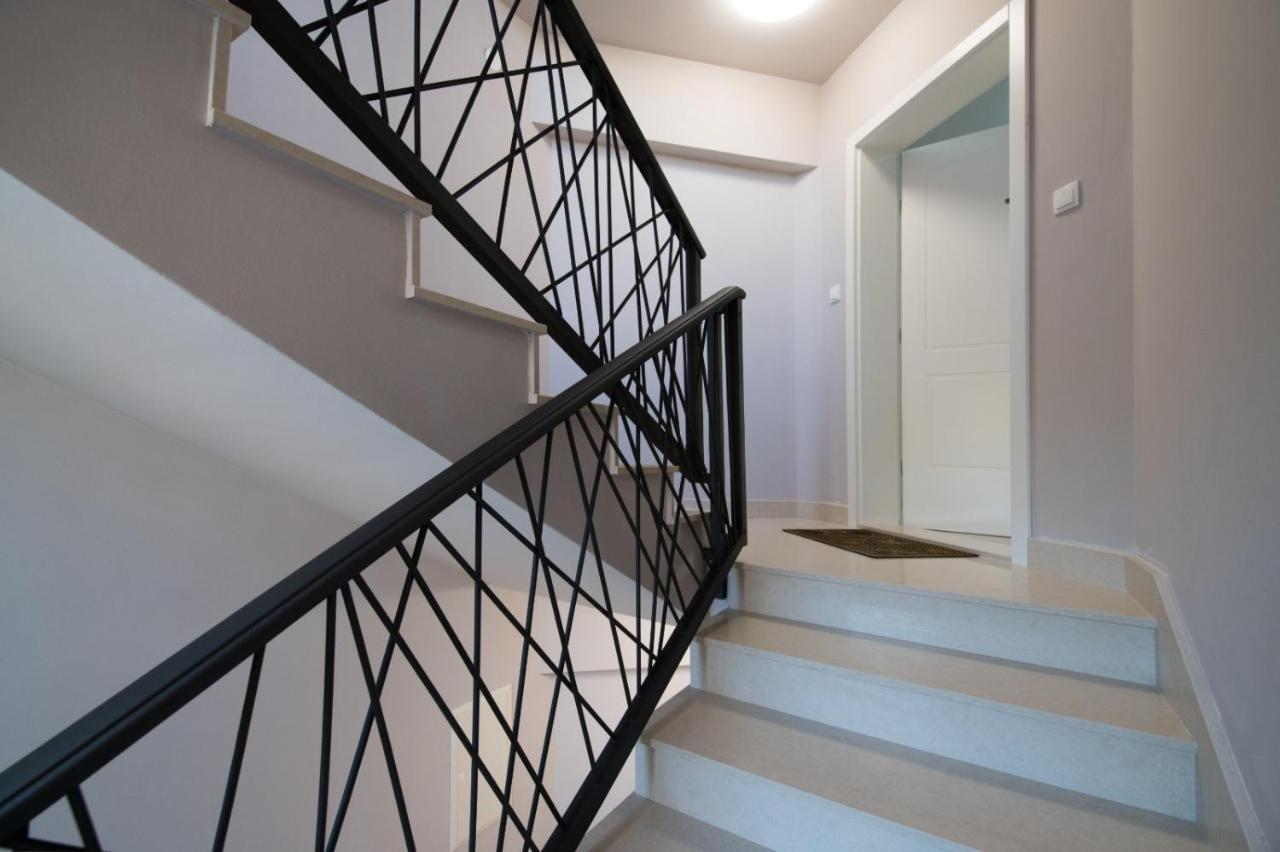 Brand New Aparment With Sea View & Swimming Pool At Ciovo - Villa Fiorentini Trogir Kültér fotó