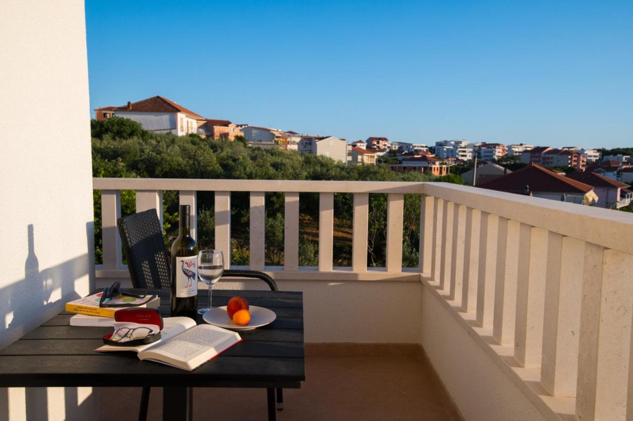 Brand New Aparment With Sea View & Swimming Pool At Ciovo - Villa Fiorentini Trogir Kültér fotó